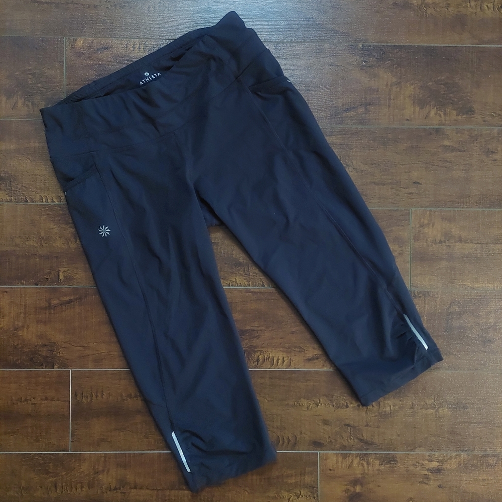 Athleta Dobby Be Free Knicker Capris Size Small